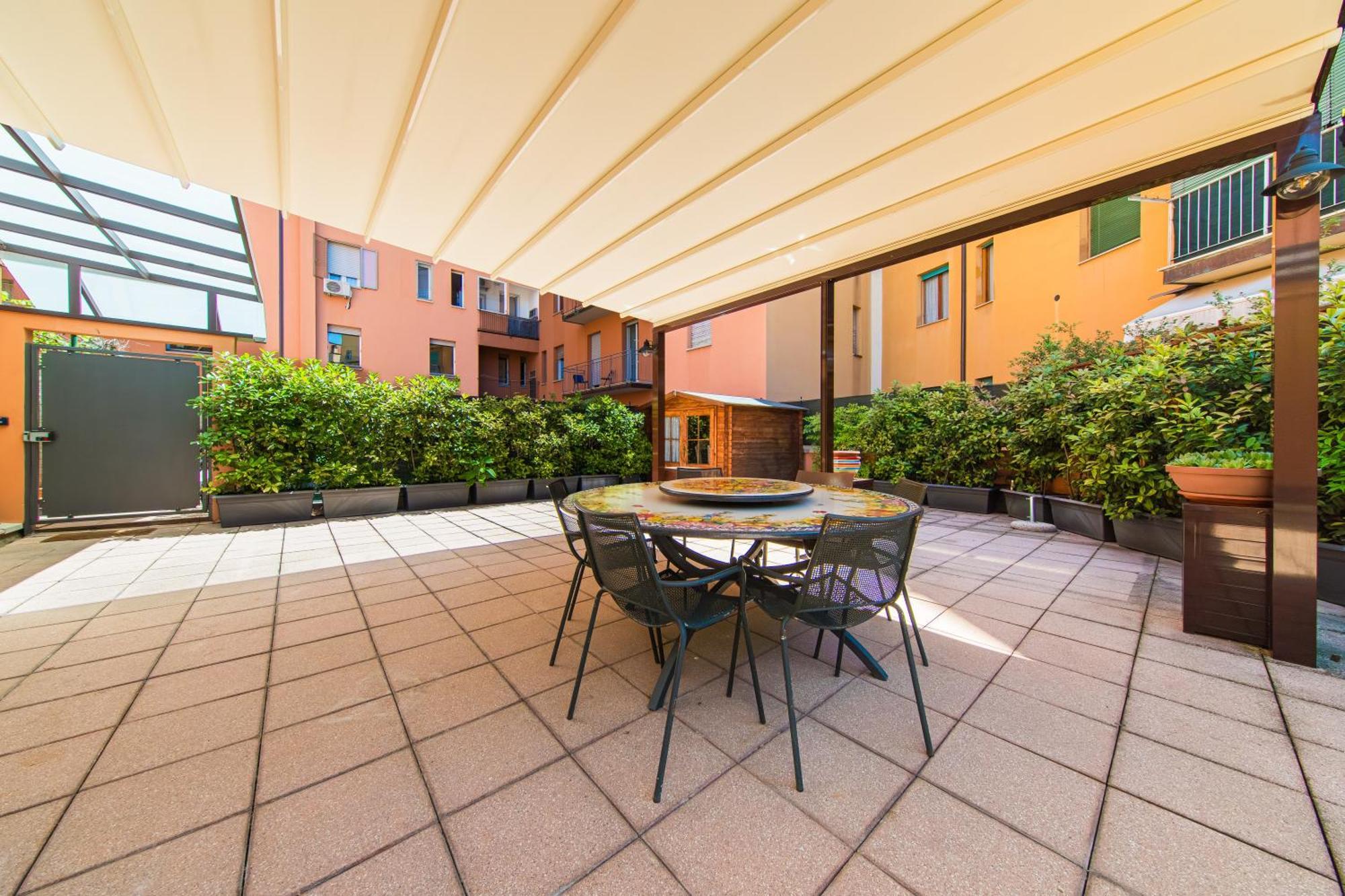 Nettuno Apartment - Private Garden In Bologna Center Екстер'єр фото