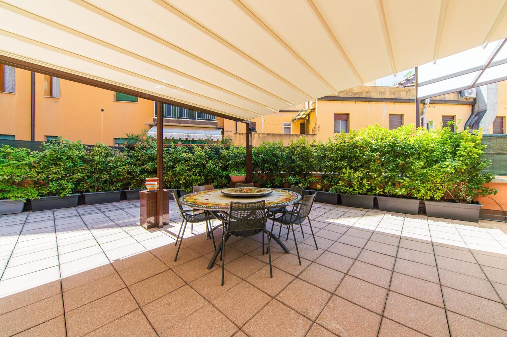 Nettuno Apartment - Private Garden In Bologna Center Екстер'єр фото