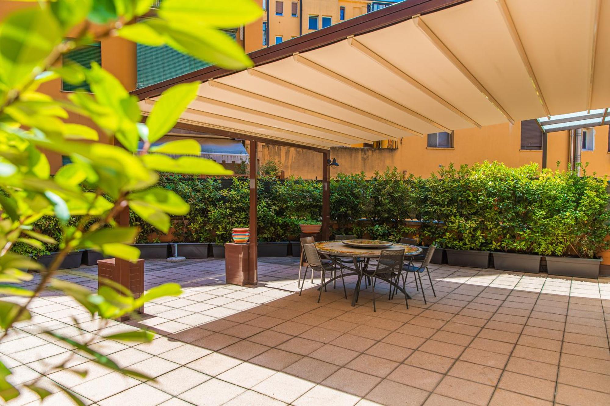 Nettuno Apartment - Private Garden In Bologna Center Екстер'єр фото